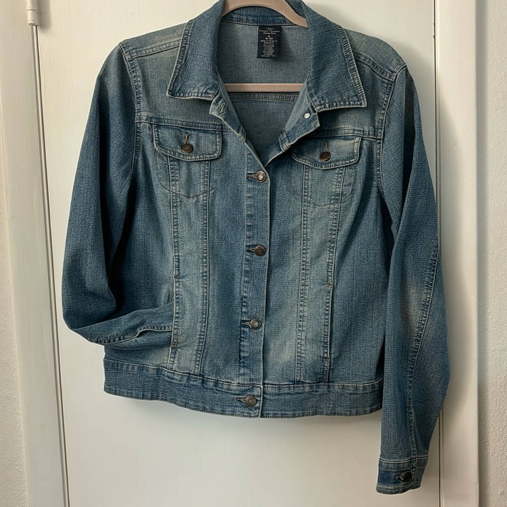 Denim Jacket Faded Glory Women’s M (8-10)